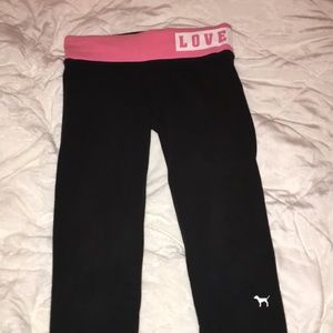 victoria’s secret/ pink cropped leggings